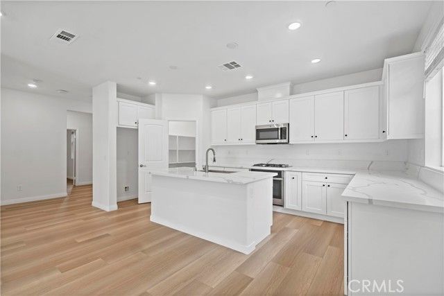 7035 Montecito, Eastvale, CA 92880