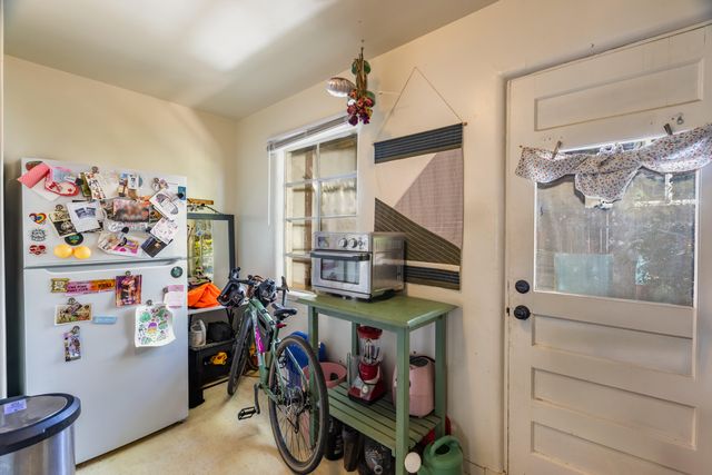 1023 FRUIT Avenue NW, Albuquerque, NM 87102