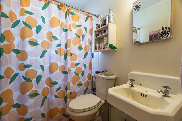 1023 FRUIT Avenue NW, Albuquerque, NM 87102