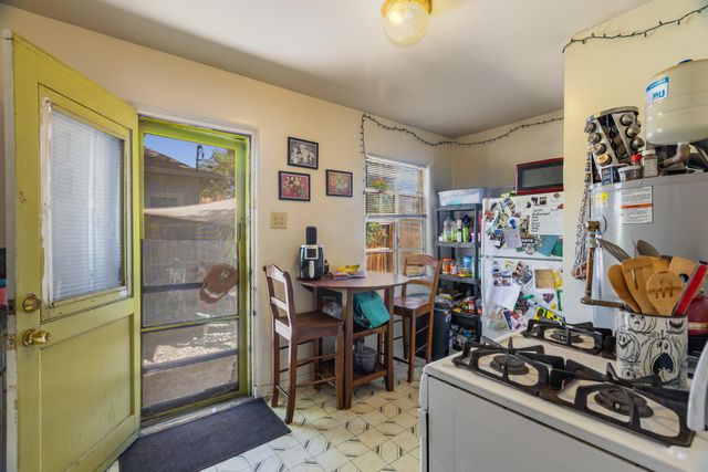 1023 FRUIT Avenue NW, Albuquerque, NM 87102