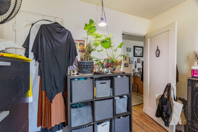 1023 FRUIT Avenue NW, Albuquerque, NM 87102