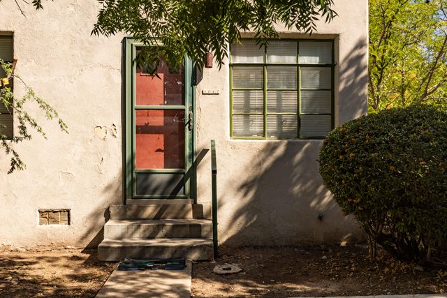 1023 FRUIT Avenue NW, Albuquerque, NM 87102