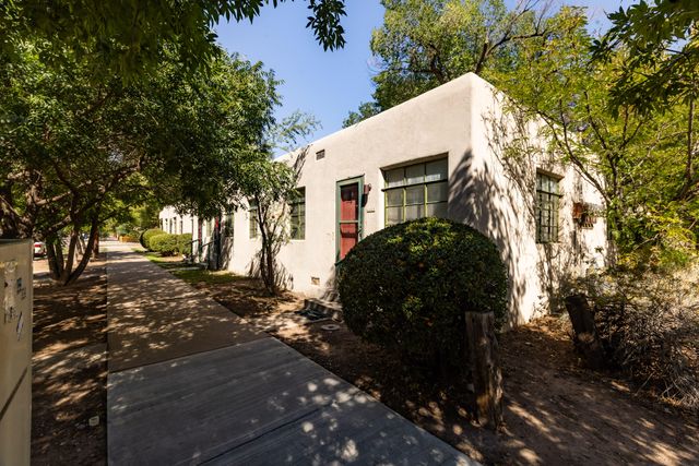 1023 FRUIT Avenue NW, Albuquerque, NM 87102