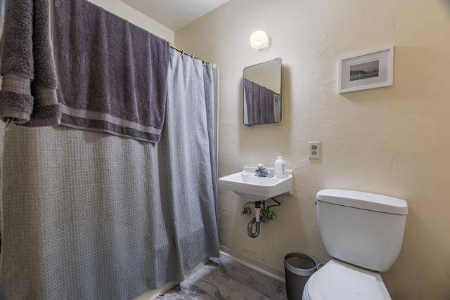 1023 FRUIT Avenue NW, Albuquerque, NM 87102