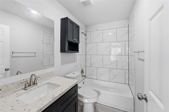 6803 Loma Vista Street A, Houston, TX 77085