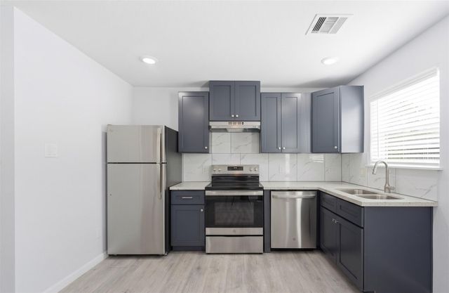 6803 Loma Vista Street A, Houston, TX 77085