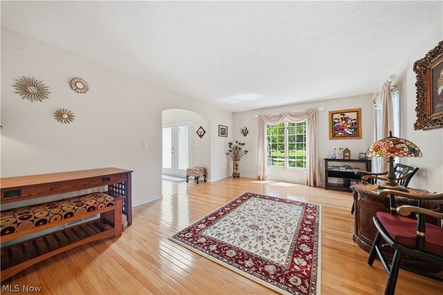 644 Clinton Lane, Highland Heights, OH 44143