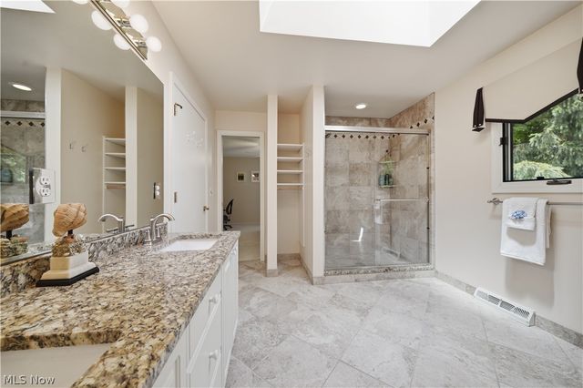644 Clinton Lane, Highland Heights, OH 44143