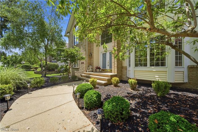 644 Clinton Lane, Highland Heights, OH 44143