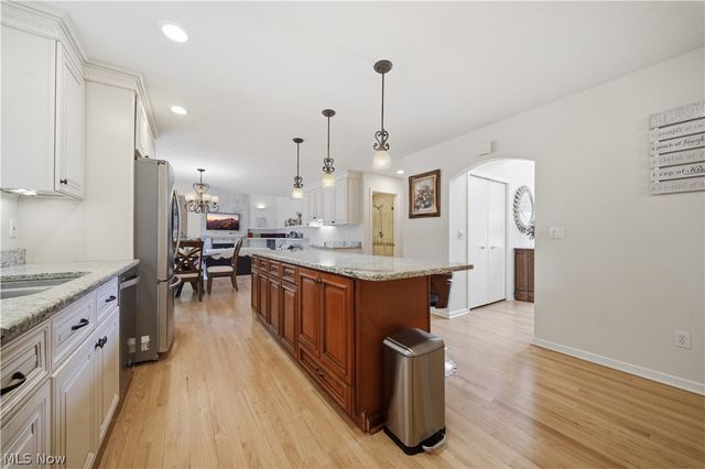644 Clinton Lane, Highland Heights, OH 44143