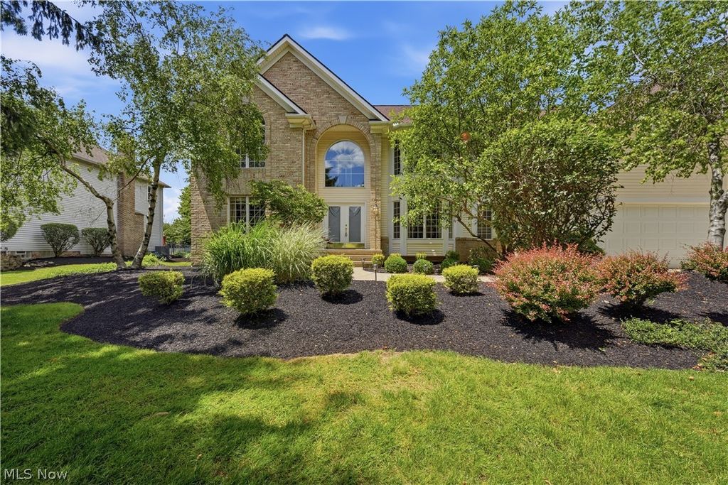 644 Clinton Lane, Highland Heights, OH 44143