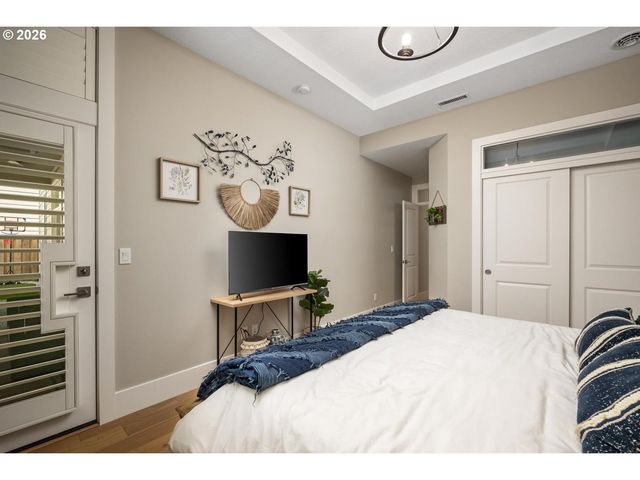 5034 Nw DEERHAVEN Ter, Portland, OR 97229