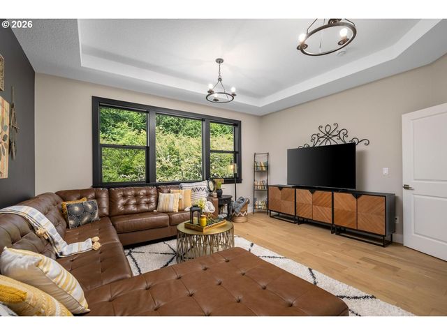 5034 Nw DEERHAVEN Ter, Portland, OR 97229