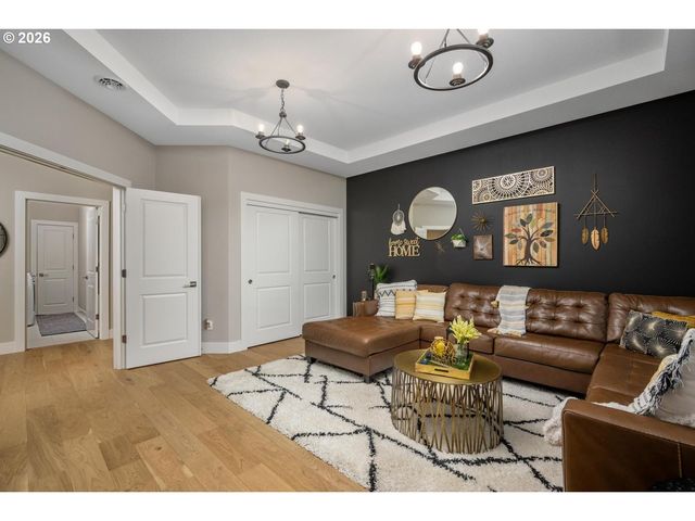 5034 Nw DEERHAVEN Ter, Portland, OR 97229