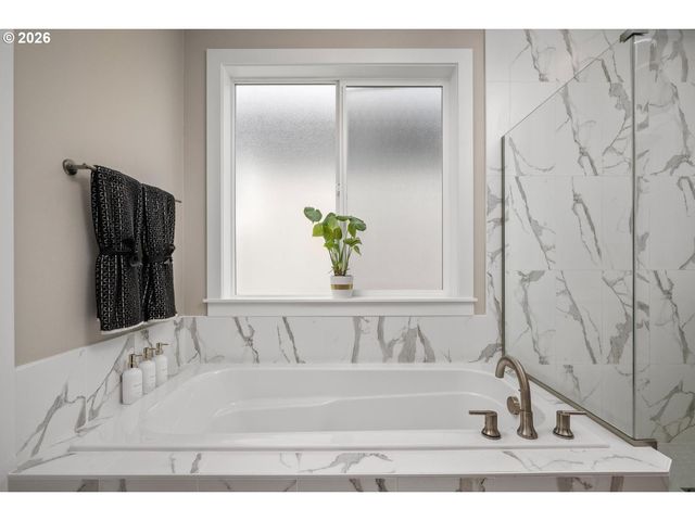 5034 Nw DEERHAVEN Ter, Portland, OR 97229