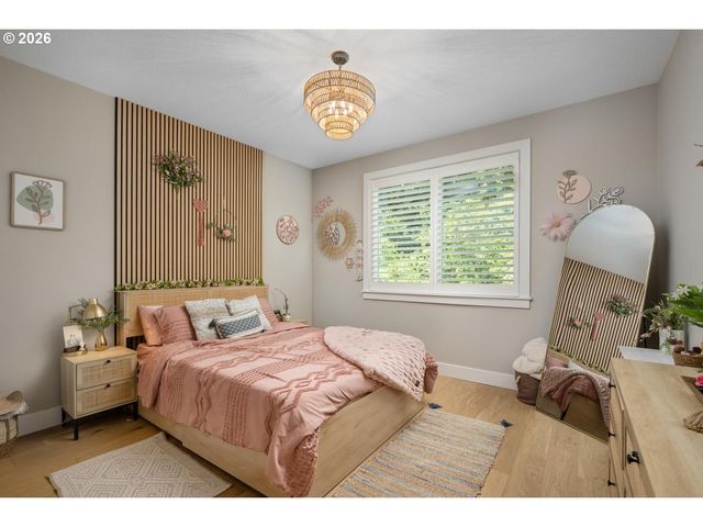 5034 Nw DEERHAVEN Ter, Portland, OR 97229