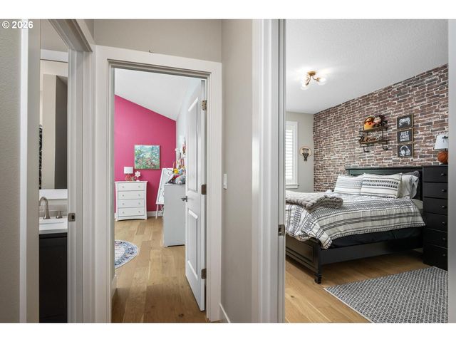 5034 Nw DEERHAVEN Ter, Portland, OR 97229