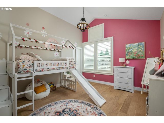 5034 Nw DEERHAVEN Ter, Portland, OR 97229