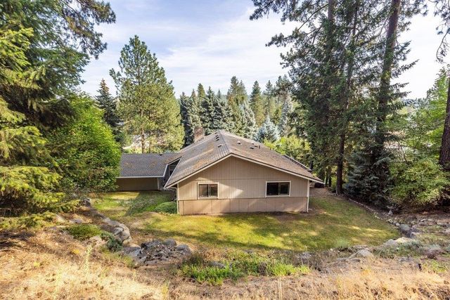 15505 N Cincinnati Dr, Spokane, WA 99208