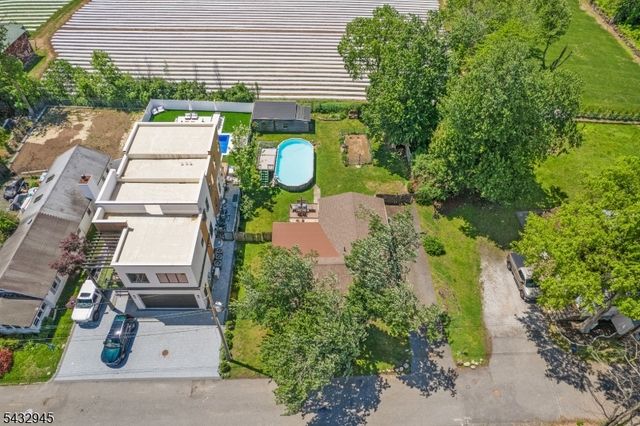 15 Volker Ln, Livingston Twp., NJ 07039