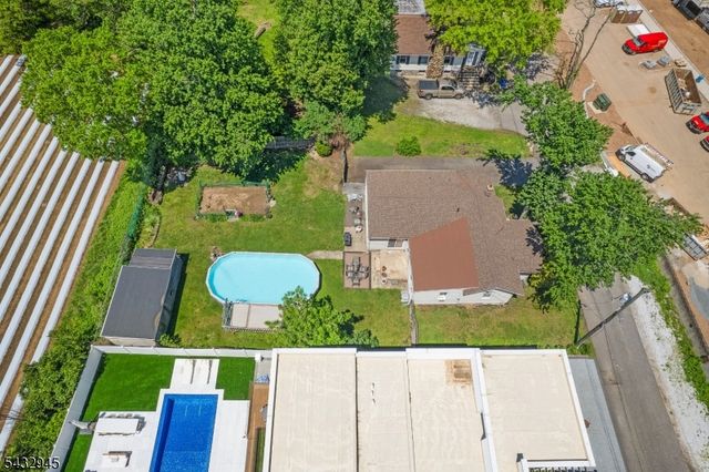 15 Volker Ln, Livingston Twp., NJ 07039