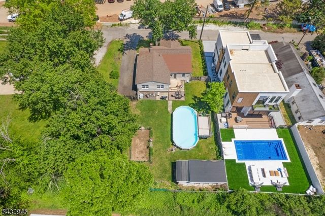 15 Volker Ln, Livingston Twp., NJ 07039