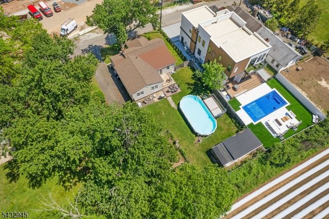 15 Volker Ln, Livingston Twp., NJ 07039