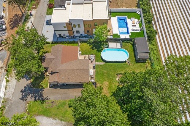 15 Volker Ln, Livingston Twp., NJ 07039