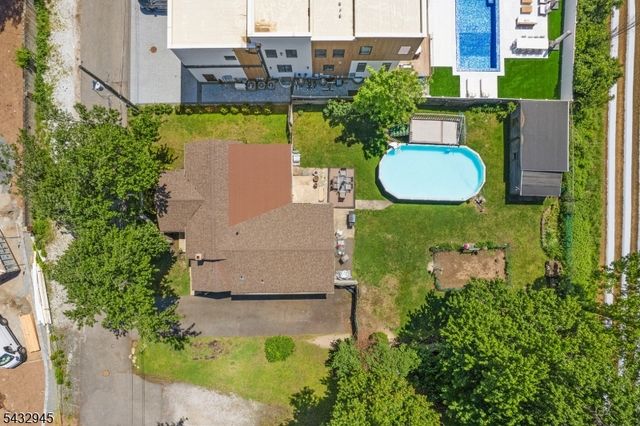 15 Volker Ln, Livingston Twp., NJ 07039