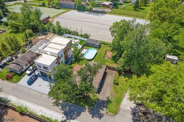 15 Volker Ln, Livingston Twp., NJ 07039