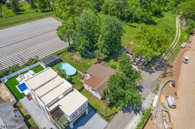 15 Volker Ln, Livingston Twp., NJ 07039
