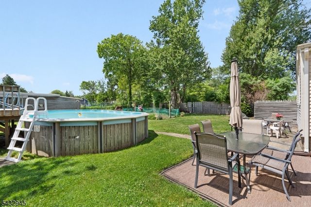 15 Volker Ln, Livingston Twp., NJ 07039