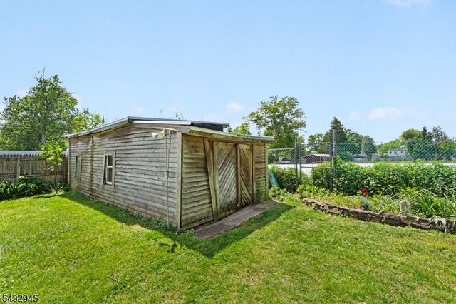 15 Volker Ln, Livingston Twp., NJ 07039