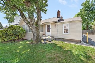 15 Volker Ln, Livingston Twp., NJ 07039