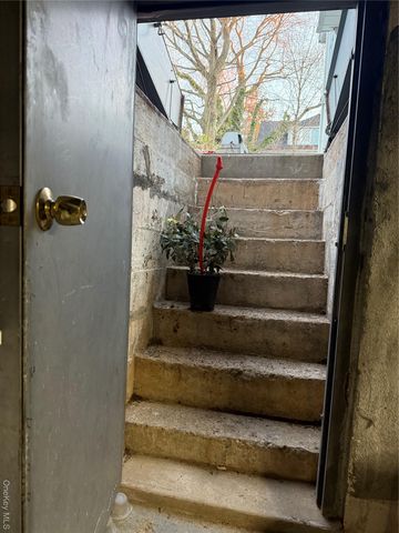 53 Valentine Street, Glen Cove, NY 11542