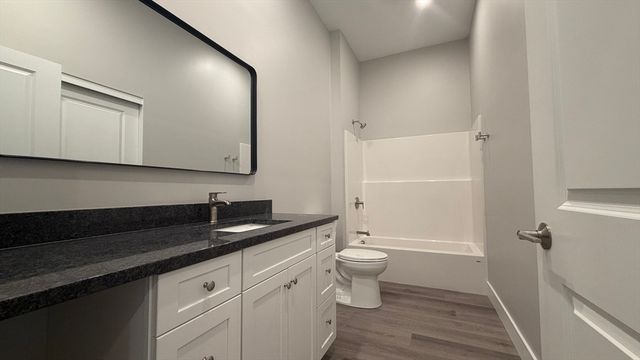 251 Sladen Street 307, Dracut, MA 01826