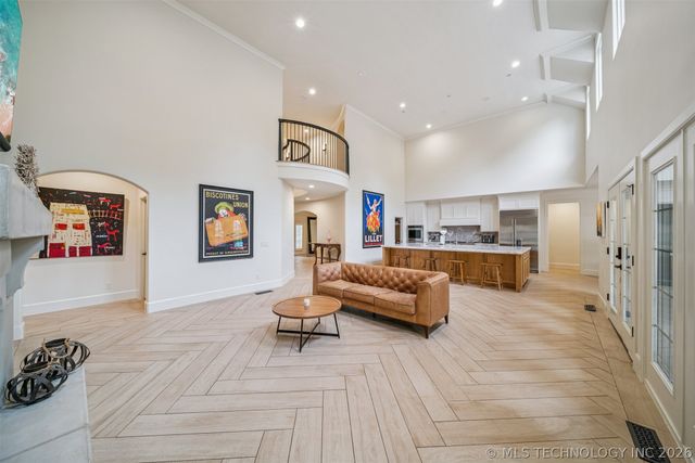 6960 Foxbriar Drive, Tulsa, OK 74132