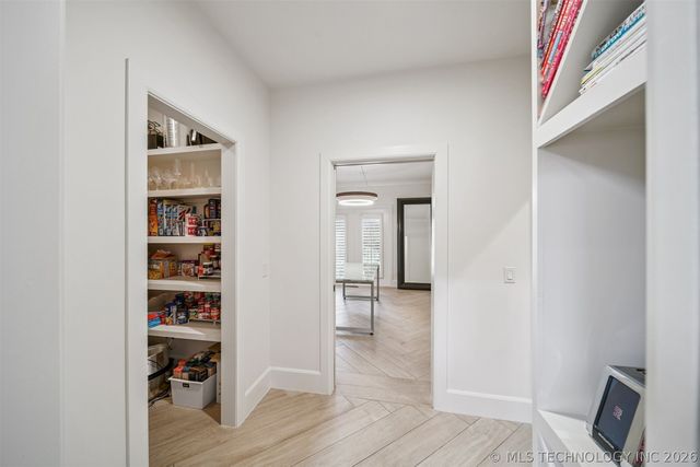 6960 Foxbriar Drive, Tulsa, OK 74132