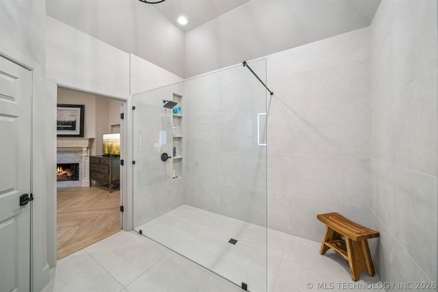 6960 Foxbriar Drive, Tulsa, OK 74132