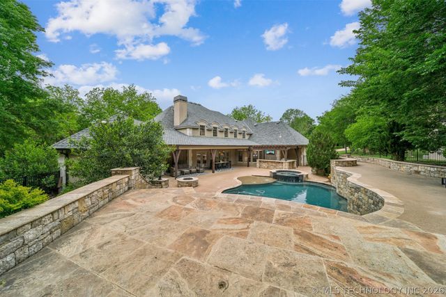 6960 Foxbriar Drive, Tulsa, OK 74132