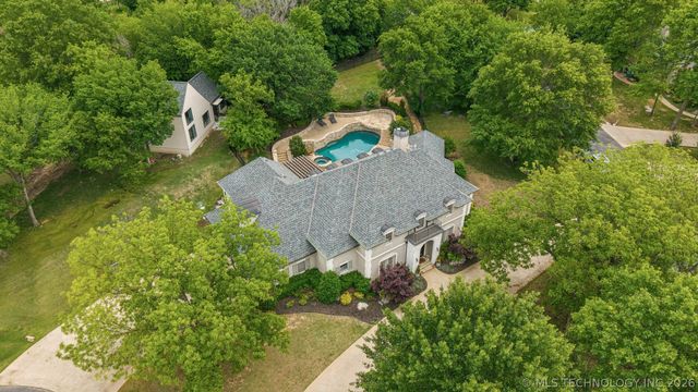 6960 Foxbriar Drive, Tulsa, OK 74132