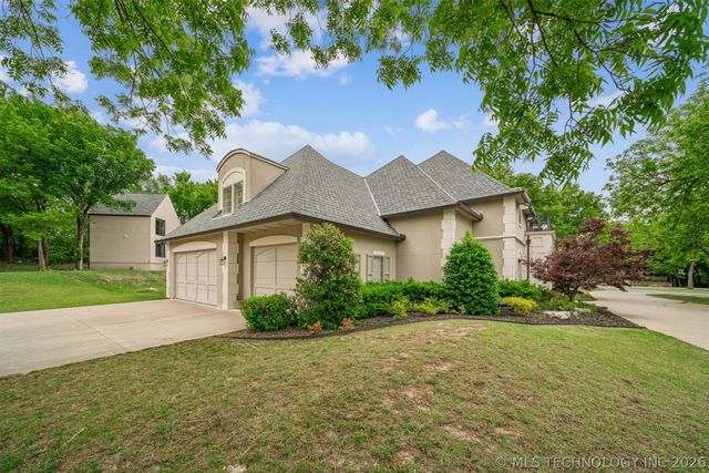 6960 Foxbriar Drive, Tulsa, OK 74132
