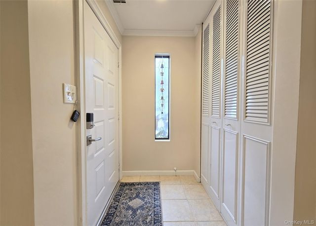 392 Clubhouse Court, Coram, NY 11727