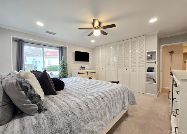 392 Clubhouse Court, Coram, NY 11727