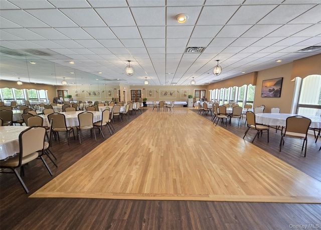 392 Clubhouse Court, Coram, NY 11727