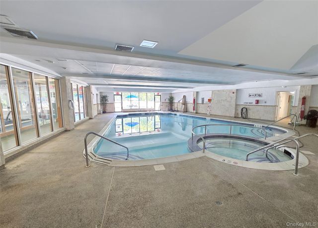 392 Clubhouse Court, Coram, NY 11727