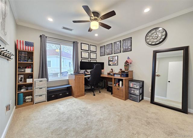 392 Clubhouse Court, Coram, NY 11727