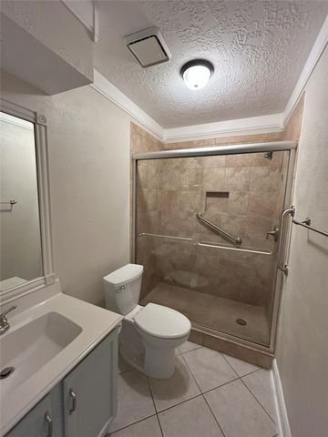 31 Barnstable, The Woodlands, TX 77381