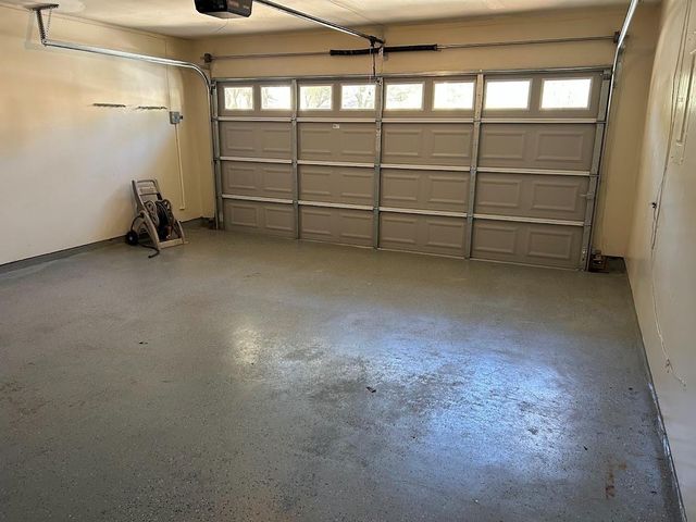 31 Barnstable, The Woodlands, TX 77381