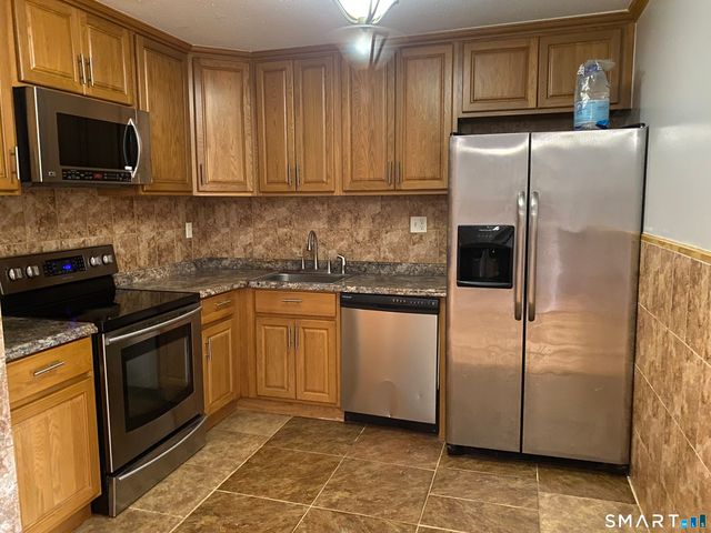1216 Cromwell Hills Drive 1216, Cromwell, CT 06416